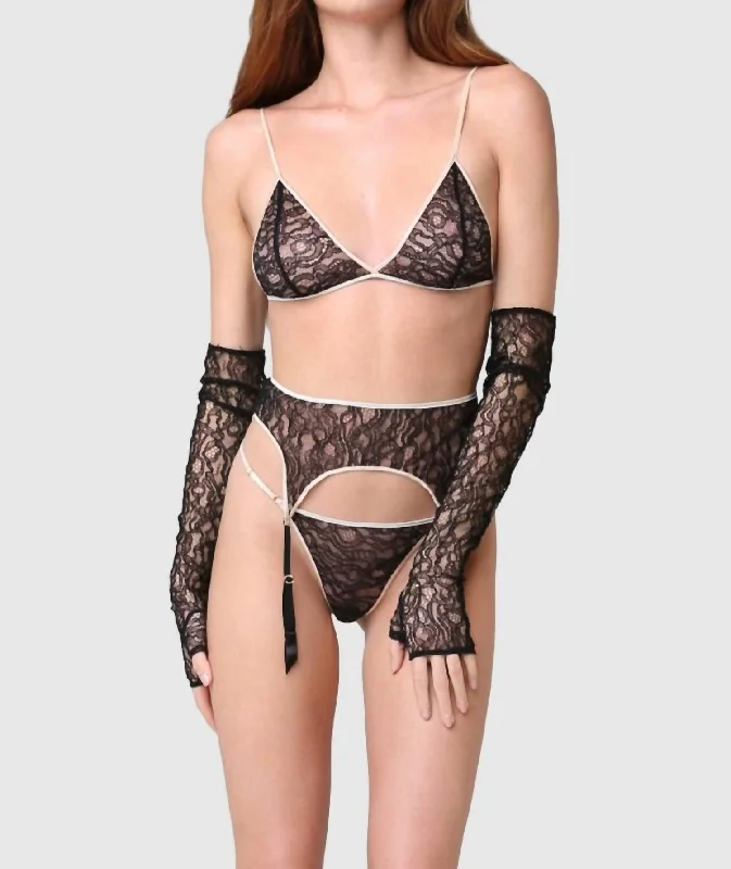 Women's Lingerie for Romantic EveningsEnchante G-String Underwear In Black