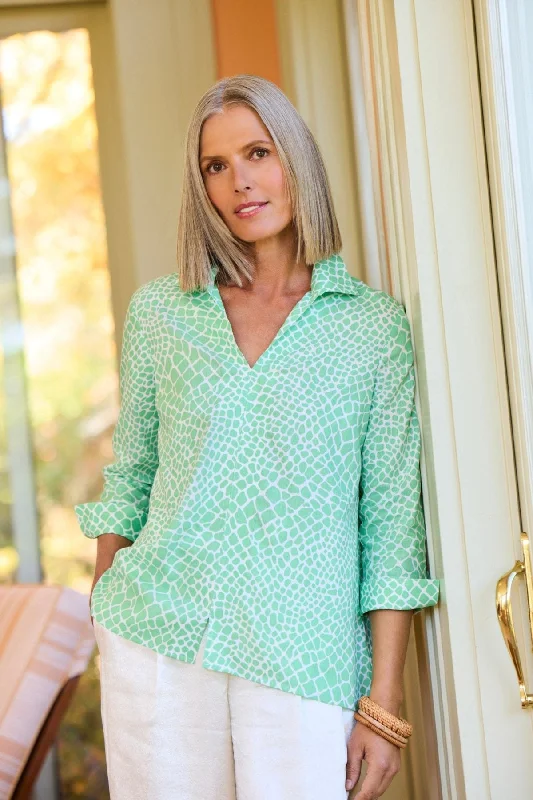 Women's floral print long sleeve chiffon shirt Agnes Linen Giraffe 3/4 Sleeve Popover Shirt Women's floral print long sleeve chiffon shirt Agnes Linen Giraffe 3/4 Sleeve Popover Shirt