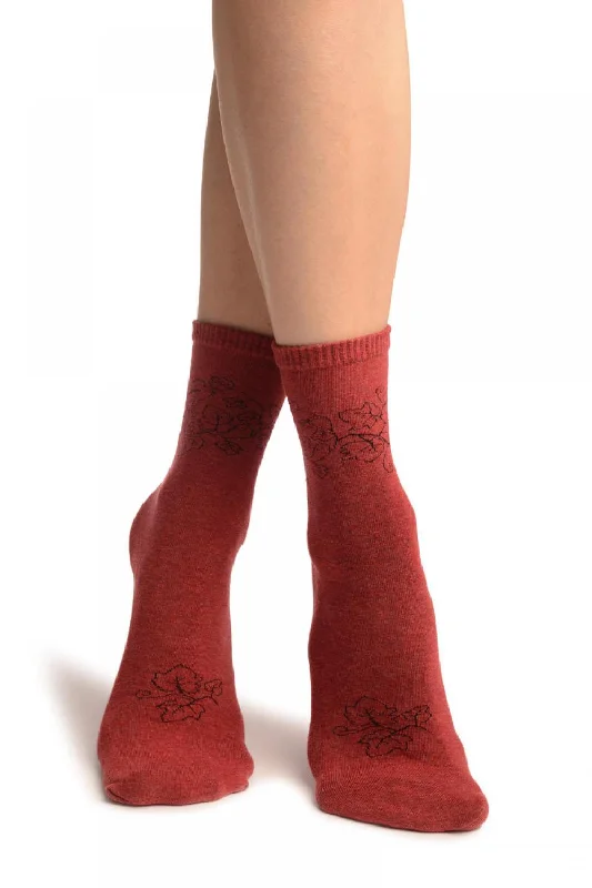 Women's thermal socks for cold weatherHedera Leaves On Red Ankle High Socks