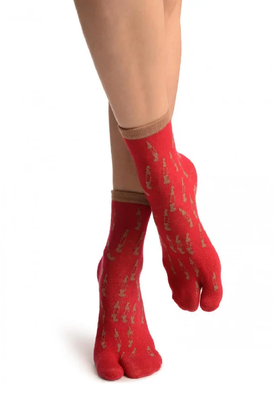 Women's no - show socks with a floral motifLittle Fish On Red Japanese Ankle High Socks