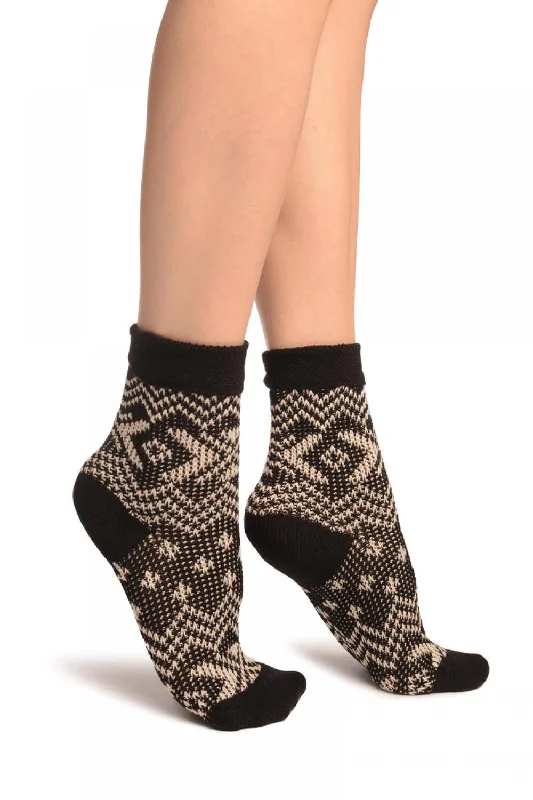 Women's cable - knit ankle socks for a cozy styleNordic Style On Black Cashmere Ankle High Socks Women's cable - knit ankle socks for a cozy styleNordic Style On Black Cashmere Ankle High Socks