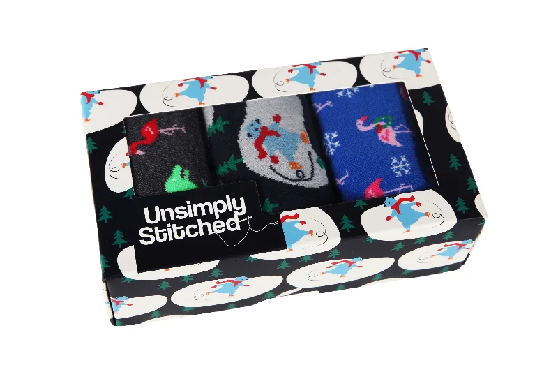 Women's nylon - reinforced socks for durabilityICE SKATING POLAR BEAR