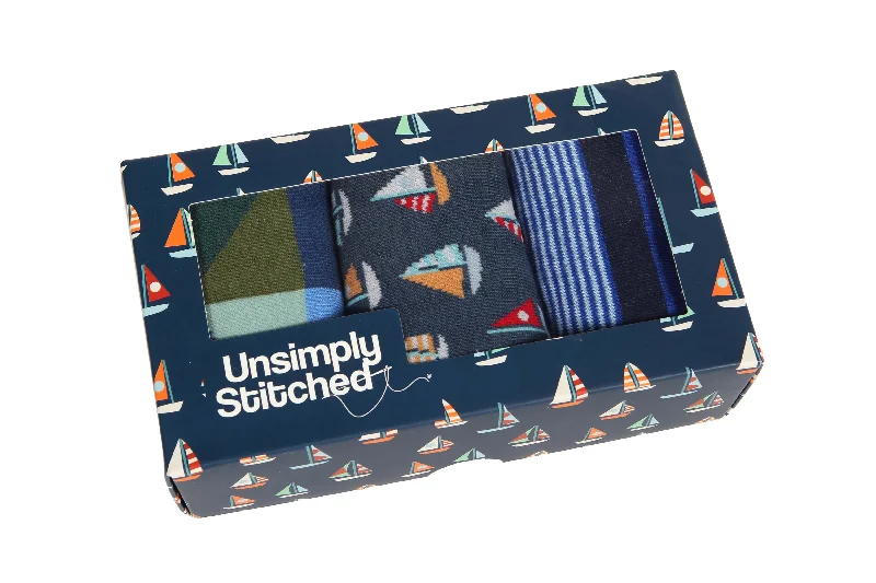 Women's moisture - wicking socks for sportsSAIL BOAT